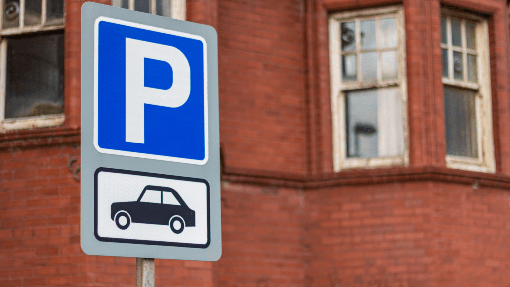 Bezpłatne parkingi dla mieszkańców Giżycka – temat kontrowersji i nadziei