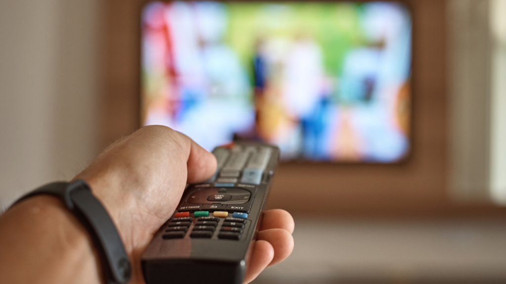 Sylwester 2024/2025 w telewizji – wybierz najlepszą rozrywkę na domowy wieczór