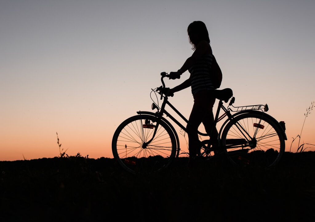 Mazury na rowerze: Najlepsze trasy, porady i przygotowanie do niezapomnianej przygody!
