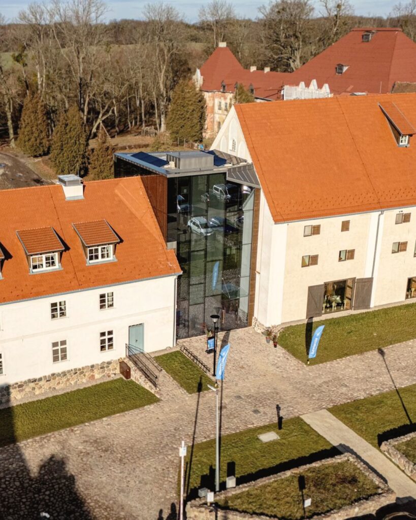 MEMUAK – Multimedialne Centrum Środowiska i Żeglarstwa w Sztynorcie