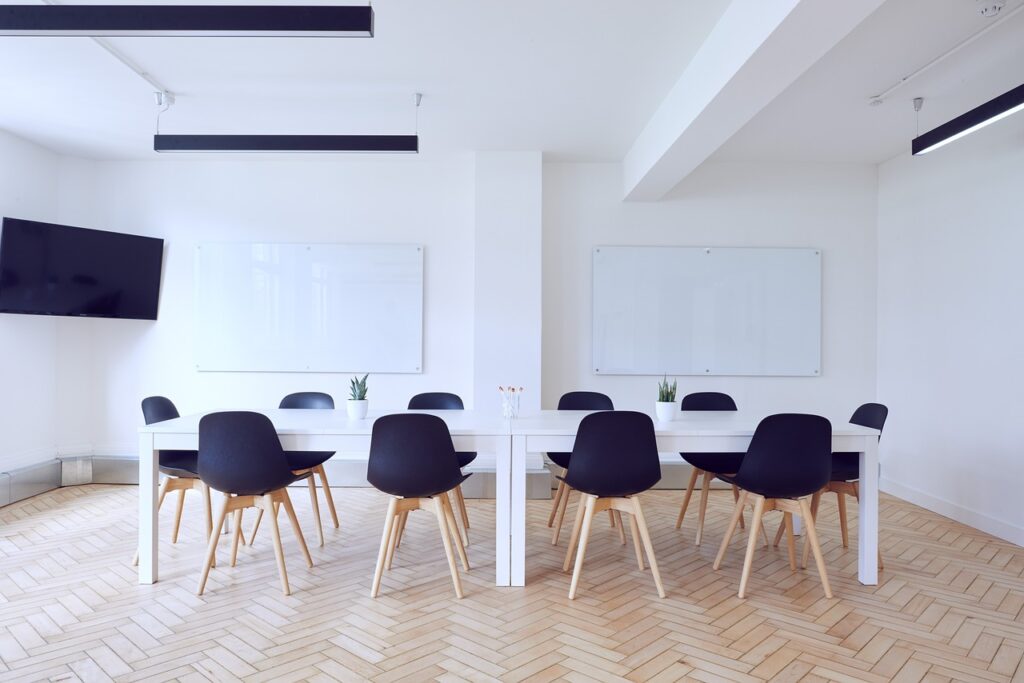 Jak zorganizować idealną konferencję na Mazurach – poradnik dla firm