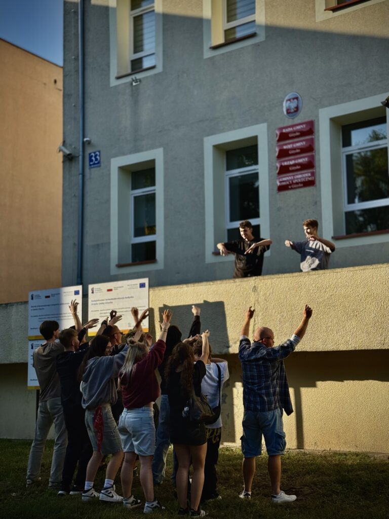 „11 500” – świeży rapowy numer o Giżycku od młodych twórców, klip już wkrótce