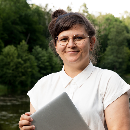Gabrysia Kozikowska z laptopem