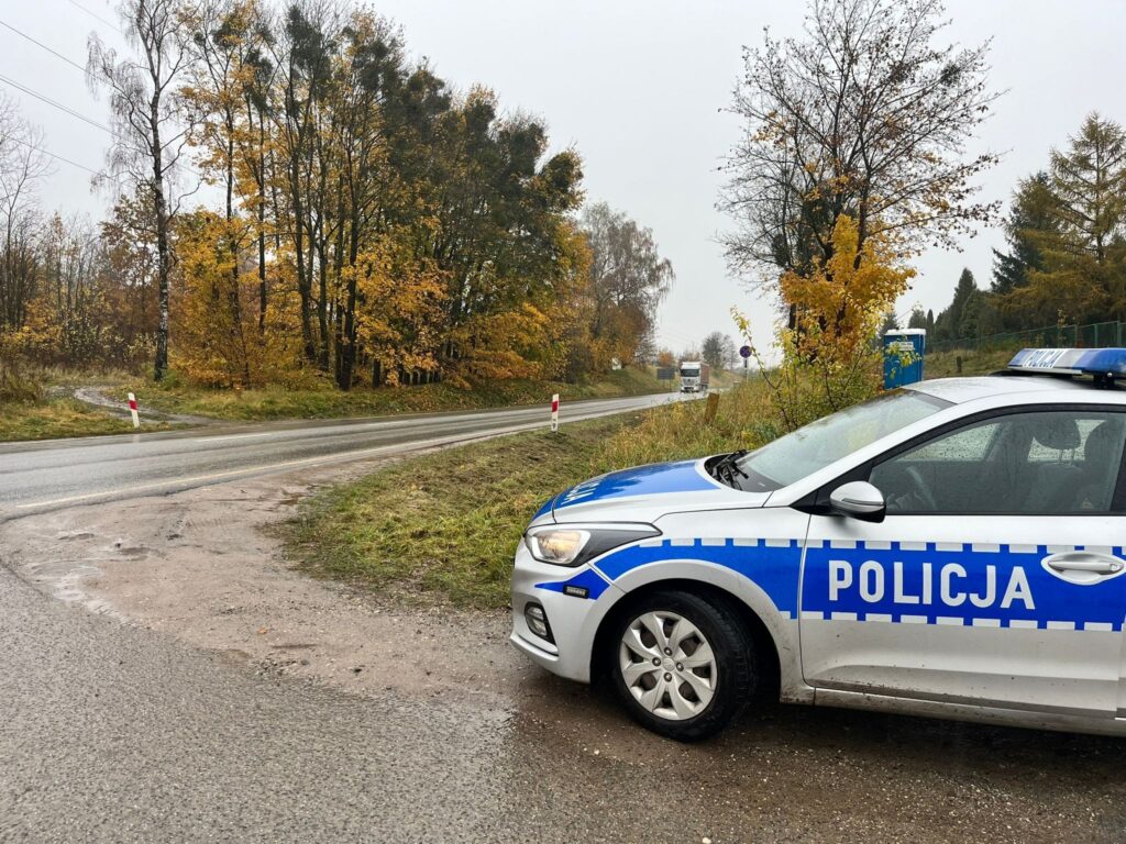 Policja podsumowuje weekend Wszystkich Świętych w Giżycku. Ponad 100 kontroli i zero poważnych wypadków
