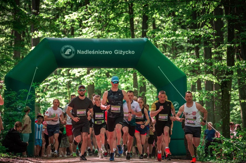 XXVII Ogólnopolskie Biegi Rodzinne w Giżycku. Majówka na sportowo w lesie miejskim