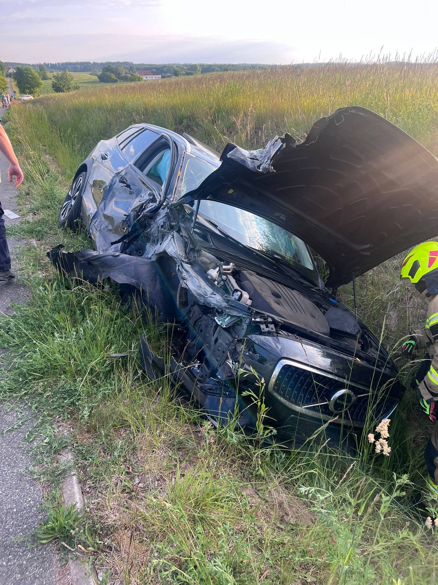 Zderzenie ciągnika rolniczego i Volvo na DK59. Droga Wilkaski – Wilkasy była zablokowana