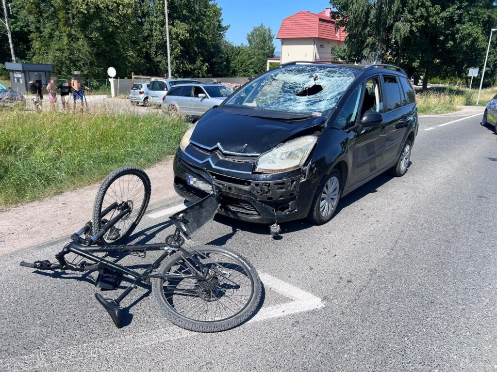 14-letni rowerzysta potrącony na przejściu w Giżycku. Do akcji ruszył śmigłowiec LPR