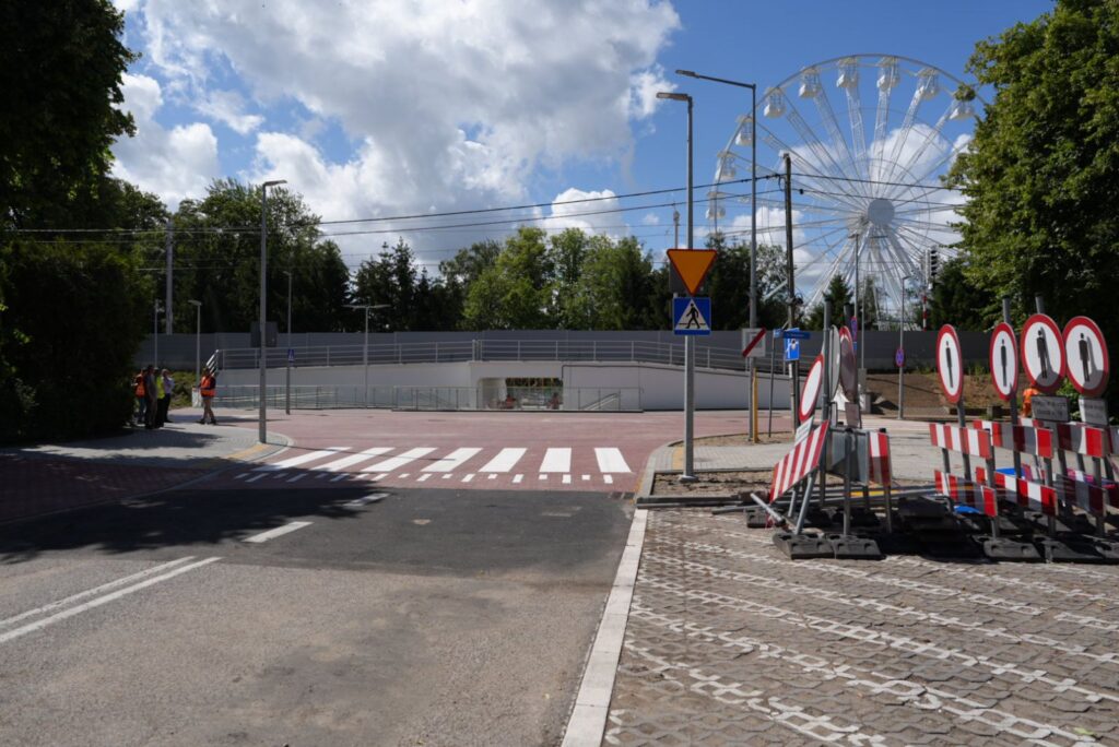 Skrzyżowanie Kolejowej i Unii Europejskiej w Giżycku po usunięciu zapór i znaków czasowych