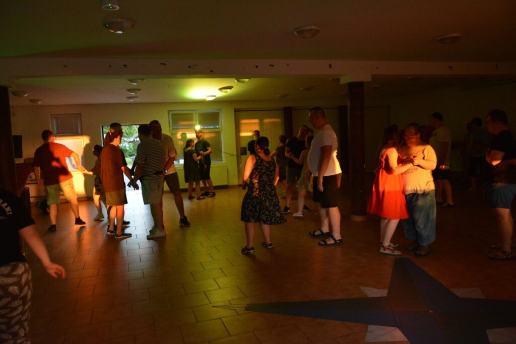 Uczestnicy festiwalu podczas wodnej części wydarzenia w Giżycku